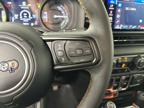 Used 2024 Jeep Wrangler Unlimited AWD/4WD image 16