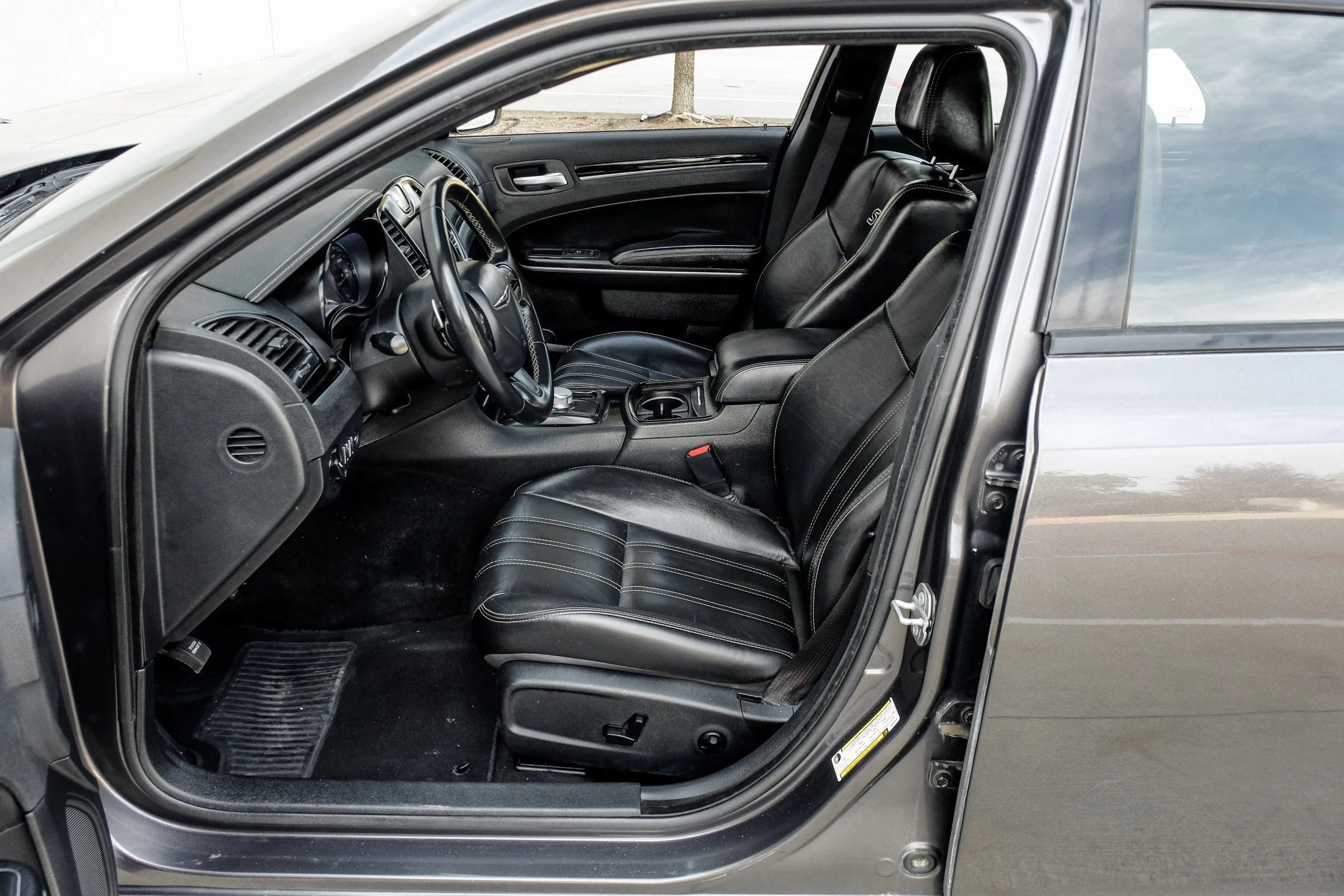 Used 2019 Chrysler 300 S RWD image 19