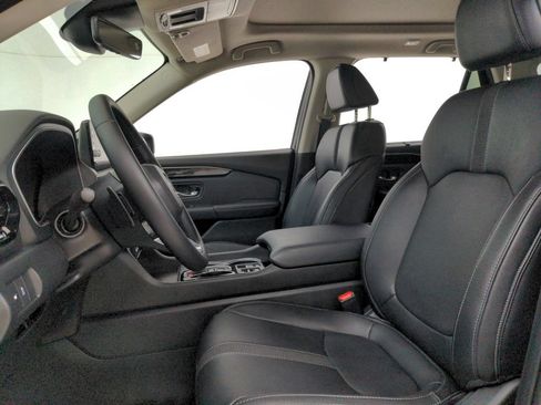 Used 2023 Honda Pilot Touring image 14