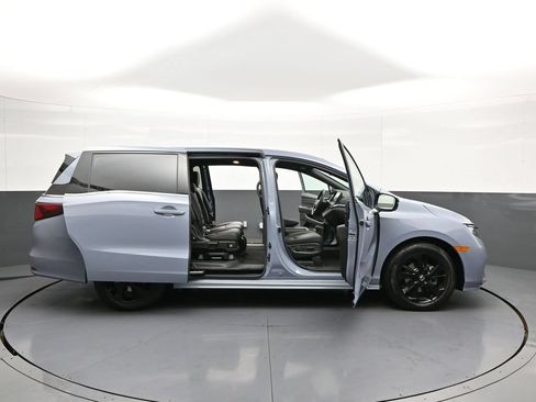 Used 2024 Honda Odyssey Sport image 45