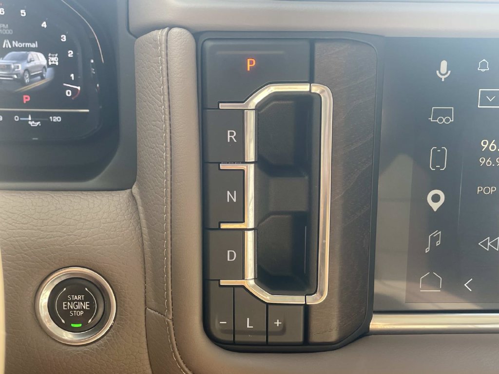Used 2023 GMC Yukon Denali w/ Denali Reserve Package AWD/4WD image 32