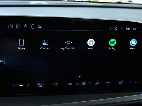 Used 2024 Chevrolet Traverse LT image 27