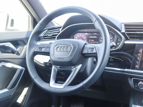 Used 2025 Audi Q3 2.0T Premium w/ Convenience Package image 16