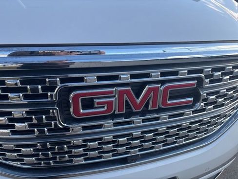 Certified 2019 GMC Acadia Denali w/ Technology Package image 24