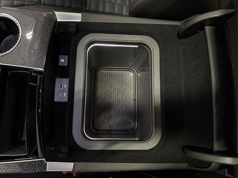 Used 2025 Cadillac Escalade V w/ LPO, ONYX Package image 50