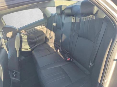 Used 2021 Honda Accord Touring image 21