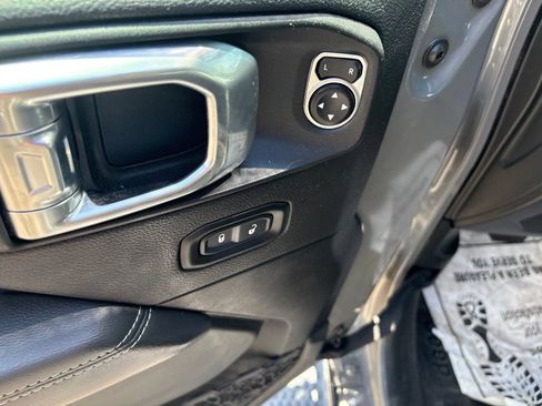 Used 2020 Jeep Wrangler Unlimited Sahara AWD/4WD image 12