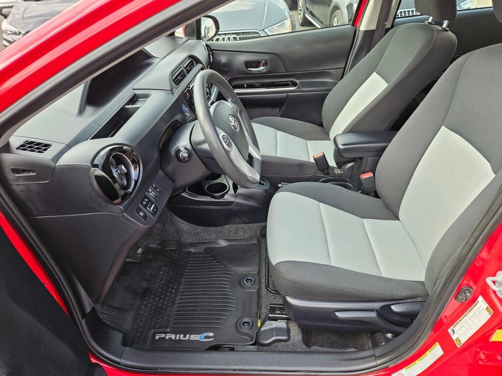 Used 2017 Toyota Prius C Three FWD image 16