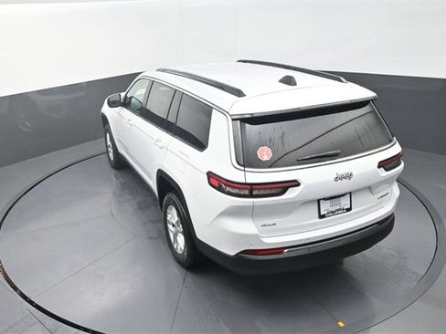 New 2025 Jeep Grand Cherokee L Laredo image 13