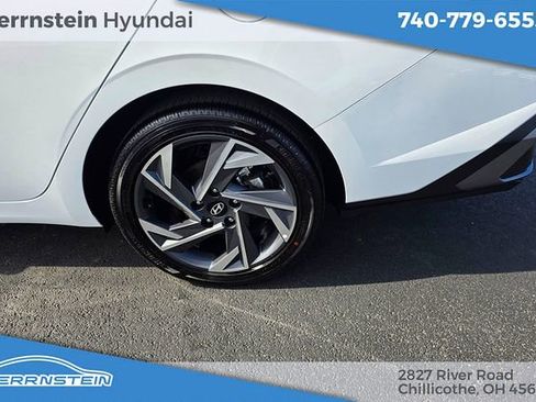 Certified 2026 Hyundai Elantra Limited w/ Cargo Package FWD image 22