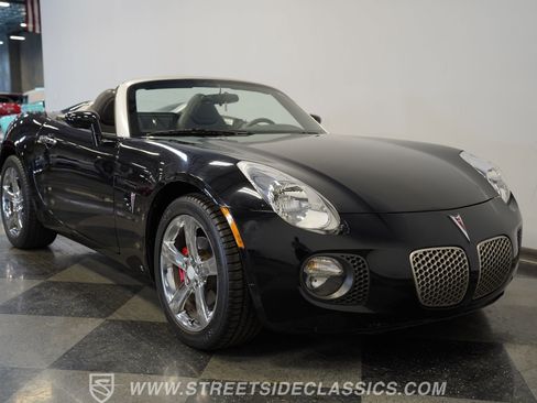 Used 2007 Pontiac Solstice GXP w/ Premium Package RWD image 17