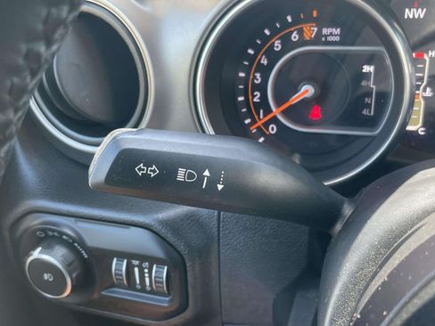 Used 2018 Jeep Wrangler Unlimited Sport S AWD/4WD image 13