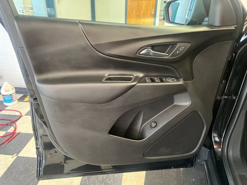 Used 2019 Chevrolet Equinox LT w/ Sun & Navigation Package AWD/4WD image 36