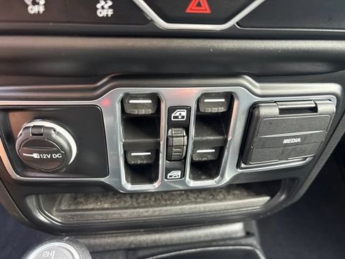 Used 2021 Jeep Wrangler Unlimited Sport AWD/4WD image 13