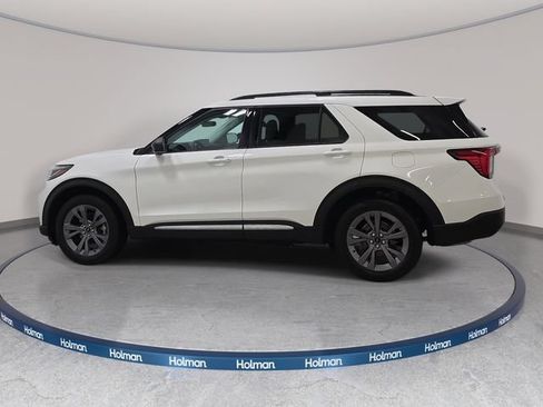 Certified 2025 Ford Explorer Active w/ Active Comfort Package AWD/4WD image 9