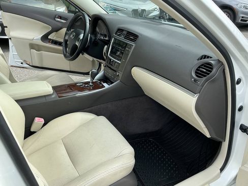 Used 2011 Lexus IS 250 AWD w/ Premium Pkg Value Edition image 37