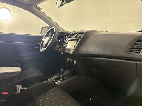 Used 2021 Mitsubishi Outlander Sport ES image 29