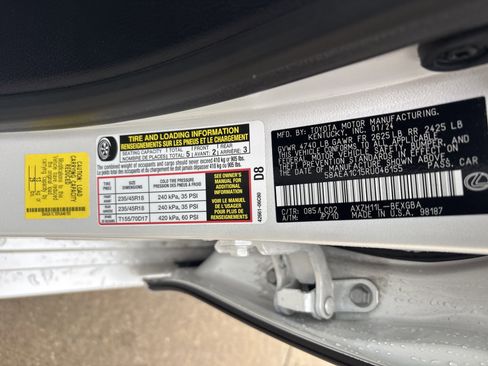Used 2024 Lexus ES 300h w/ Accessory Package (Z2) FWD image 35