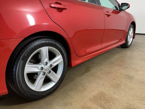 Used 2013 Toyota Camry SE FWD image 9
