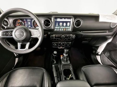 Used 2023 Jeep Wrangler Sahara image 7