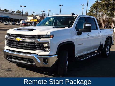 Used 2025 Chevrolet Silverado 2500 LT w/ Convenience Package image 3