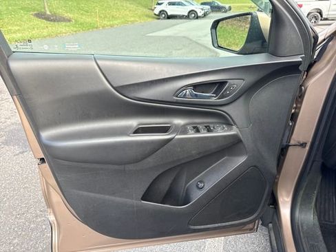 Used 2018 Chevrolet Equinox LT image 26