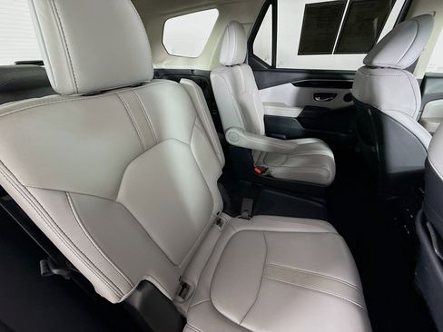 Used 2024 Honda Pilot EX-L image 35