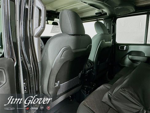 New 2025 Jeep Gladiator Mojave w/ Safety Group image 16