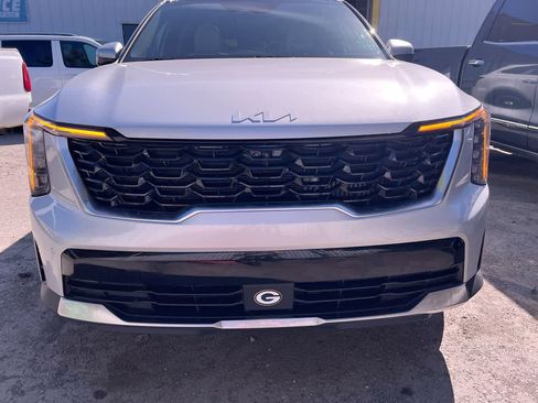 Certified 2025 Kia Sorento SX Prestige AWD/4WD image 28