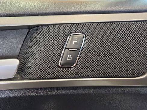 Used 2020 Ford Fusion SE FWD image 15