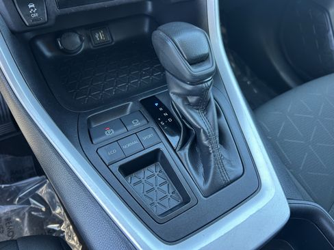 Certified 2024 Toyota RAV4 XLE FWD image 22