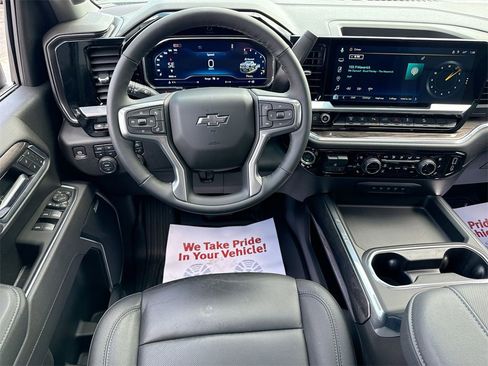 Used 2025 Chevrolet Silverado 3500 LTZ w/ LTZ Plus Package image 14