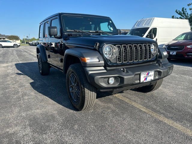 Used 2025 Jeep Wrangler Unlimited Sport AWD/4WD image 2