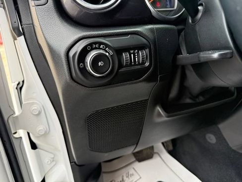 Used 2021 Jeep Wrangler Unlimited Sahara AWD/4WD image 19