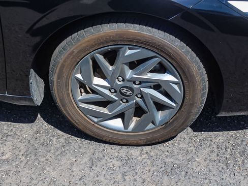 Used 2024 Hyundai Elantra SEL FWD image 12