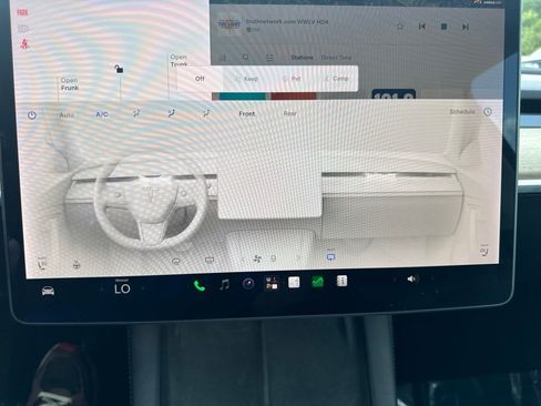 Used 2021 Tesla Model Y Long Range AWD/4WD image 20