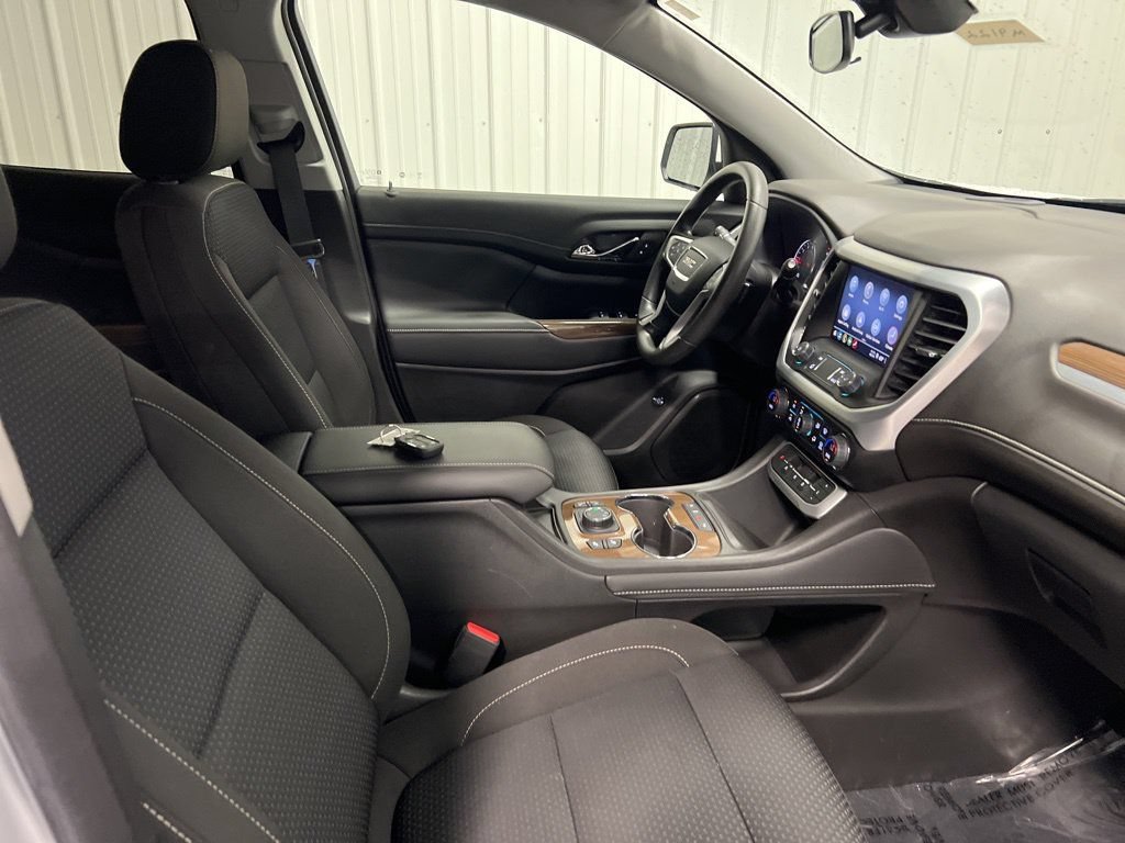 Certified 2023 GMC Acadia SLE w/ Driver Convenience Package AWD/4WD image 9