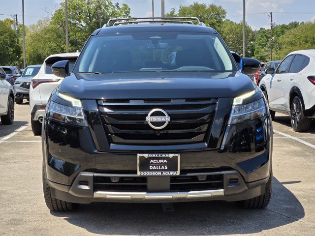 Used 2024 Nissan Pathfinder SL FWD image 3