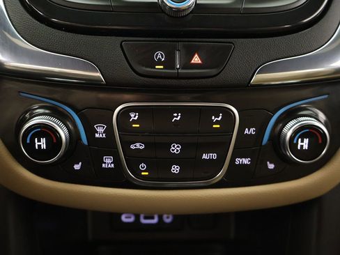 Used 2023 Chevrolet Equinox Premier image 47