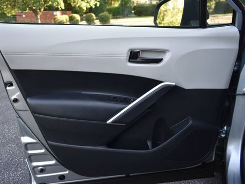 Used 2023 Toyota Corolla Cross L FWD image 15