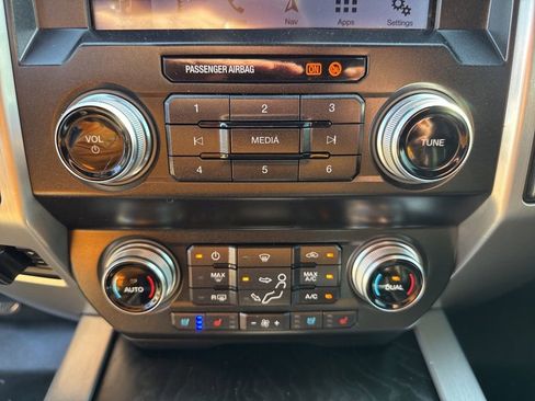 Used 2019 Ford F450 Platinum w/ Platinum Ultimate Package AWD/4WD image 46