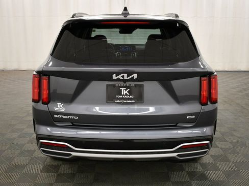 Certified 2023 Kia Sorento SX image 6