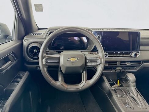 Used 2024 Chevrolet Colorado W/T image 22