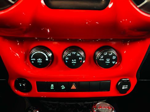 Used 2012 Jeep Wrangler Unlimited Sport image 19