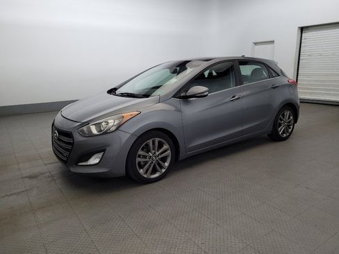 Used 2016 Hyundai Elantra GT w/ Option Group 03 FWD image 2