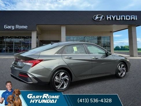 Used 2024 Hyundai Elantra SEL w/ Convenience Package FWD image 8
