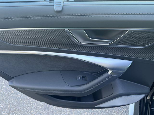 Certified 2022 Audi RS 6 AWD/4WD image 38