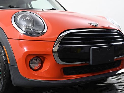 Used 2019 MINI Cooper 2-Door Hardtop w/ Signature Upholstery Package image 5