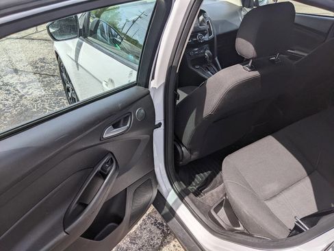 Used 2017 Ford Focus SEL FWD image 11