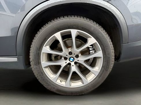 Used 2019 BMW X5 xDrive40i w/ Executive Package AWD/4WD image 42